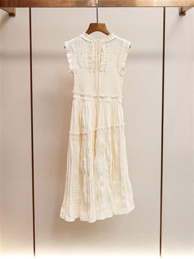 Vestido midi com babados sem mangas de marfim